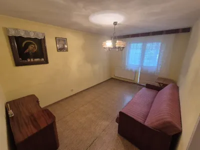 Apartament 2 camere decomandat etaj intermediar Grivitei - Brasov