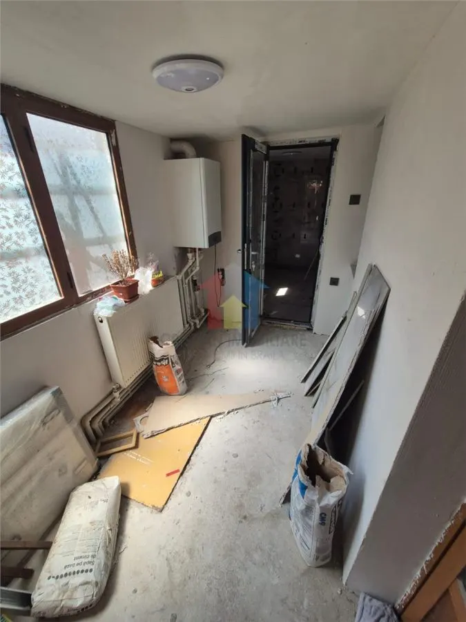 ZONA CENTRALA  Casa 6 camere + Spatiu comercial constructie caramida - foto 11