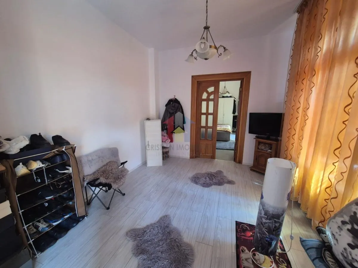ZONA CENTRALA  Casa 6 camere + Spatiu comercial constructie caramida - foto 9