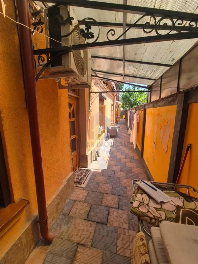 ZONA CENTRALA  Casa 6 camere + Spatiu comercial constructie caramida - foto 10