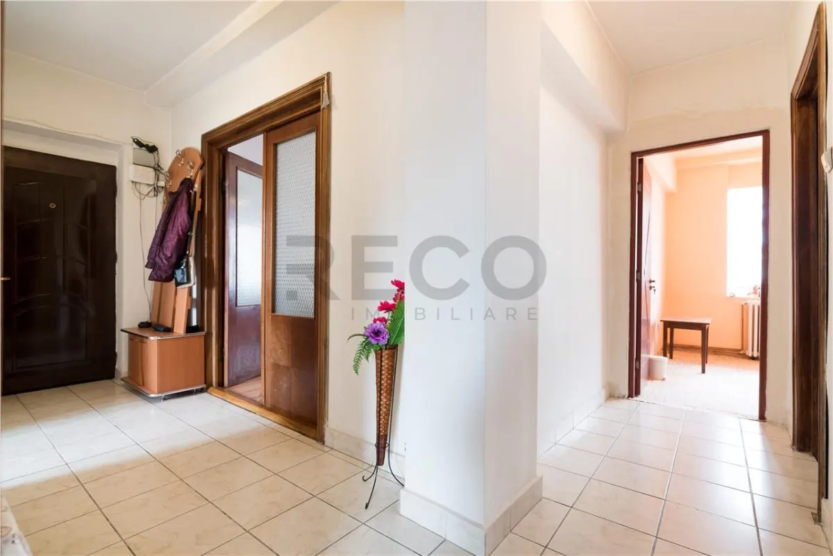 RECO Apartament 3 camere Rogerius â€“ luminos, dubla orientare - foto 13