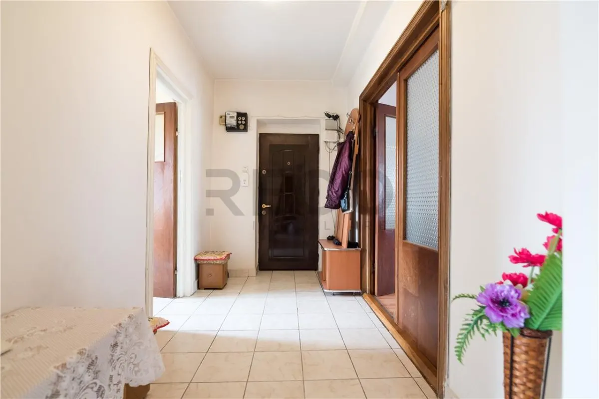 RECO Apartament 3 camere Rogerius â€“ luminos, dubla orientare - foto 14