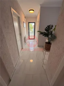 Duplex Cu Finisaje si Mobilier Premium, Navodari - foto 18