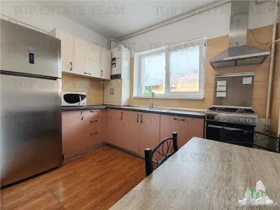 Apartament 3 camere Zona Centrala - foto 2