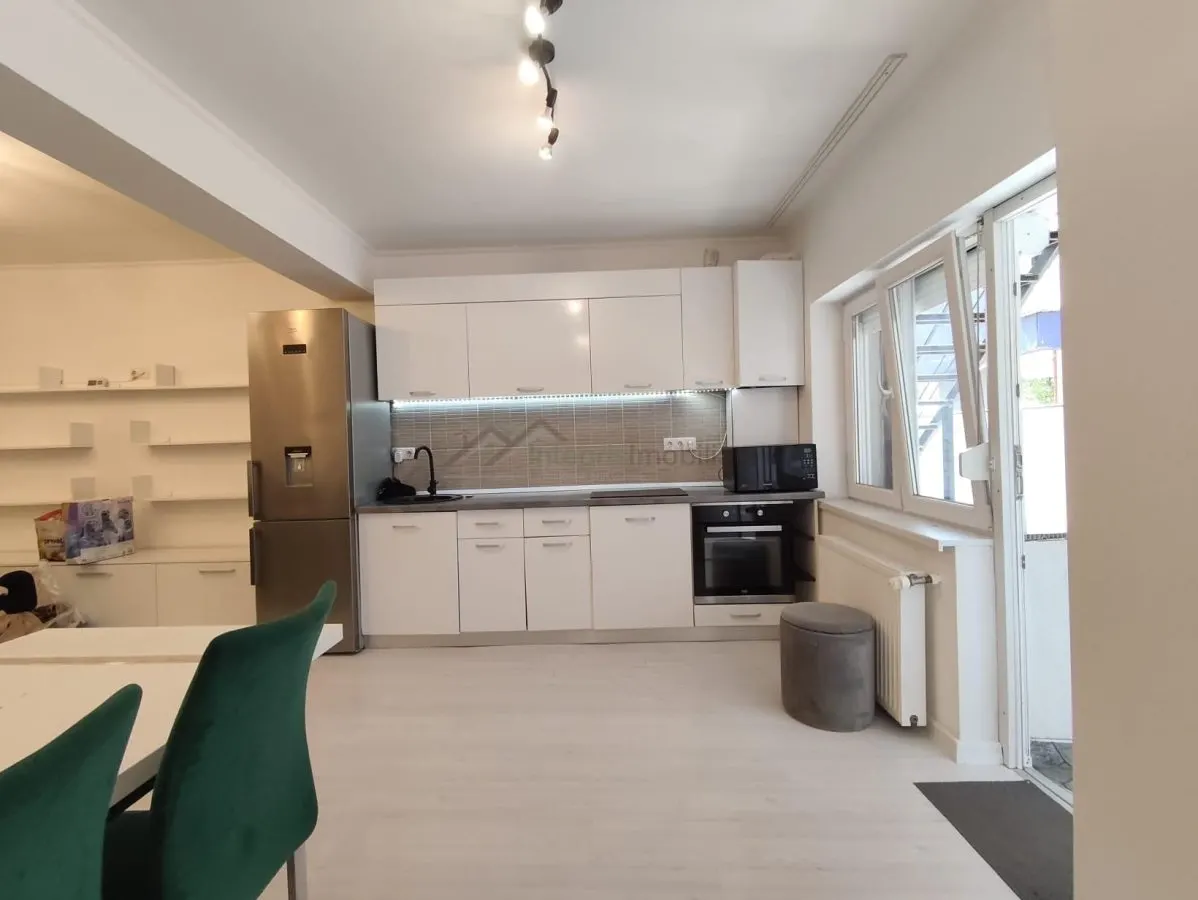 Apartament 3 camere,curte comuna Louis Pasteur,Oradea - foto 3