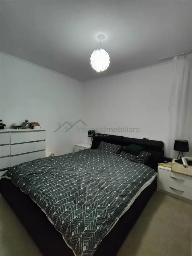 Apartament 3 camere,curte comuna Louis Pasteur,Oradea - foto 4