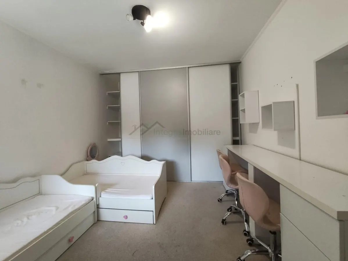 Apartament 3 camere,curte comuna Louis Pasteur,Oradea - foto 5