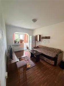 Apartament 2 camere cf 2 semidecomandat zona Micro 14 - Buzau