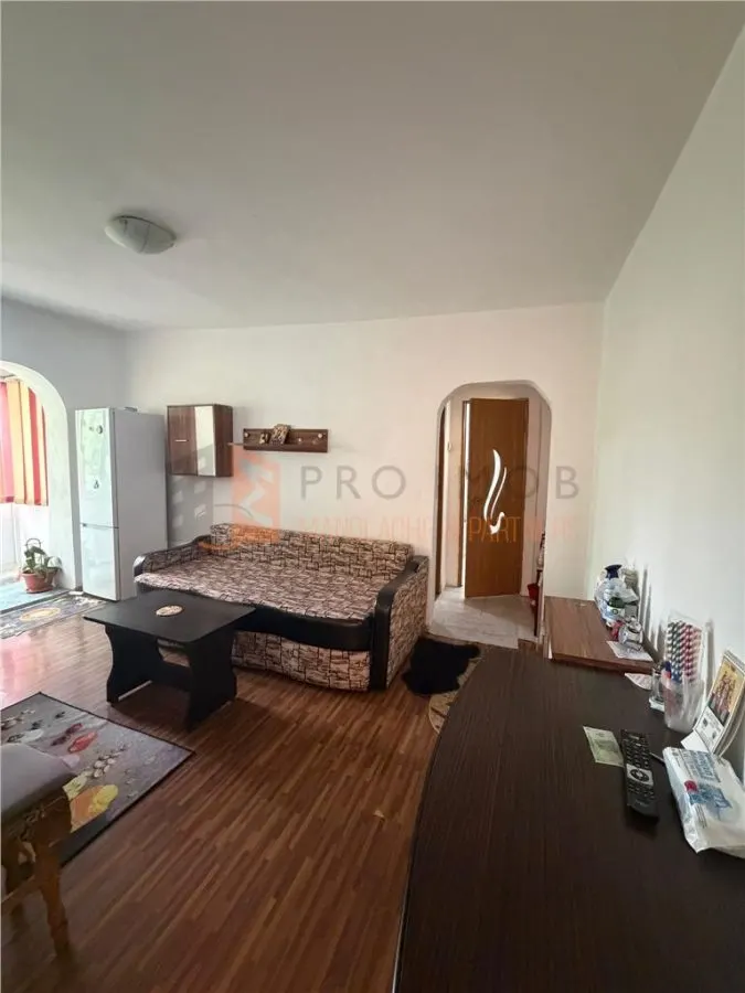 Apartament 2 camere cf 2 semidecomandat zona Micro 14 - foto 2