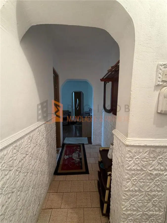 Apartament 2 camere cf 2 semidecomandat zona Micro 14 - foto 6