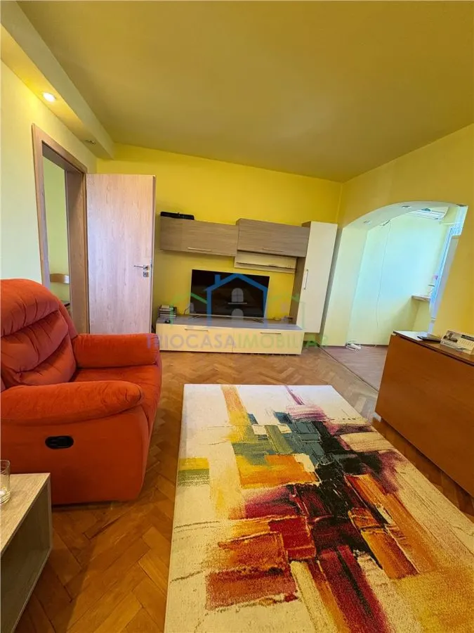 Apartament 4 camere zona McDonald''s - foto 2
