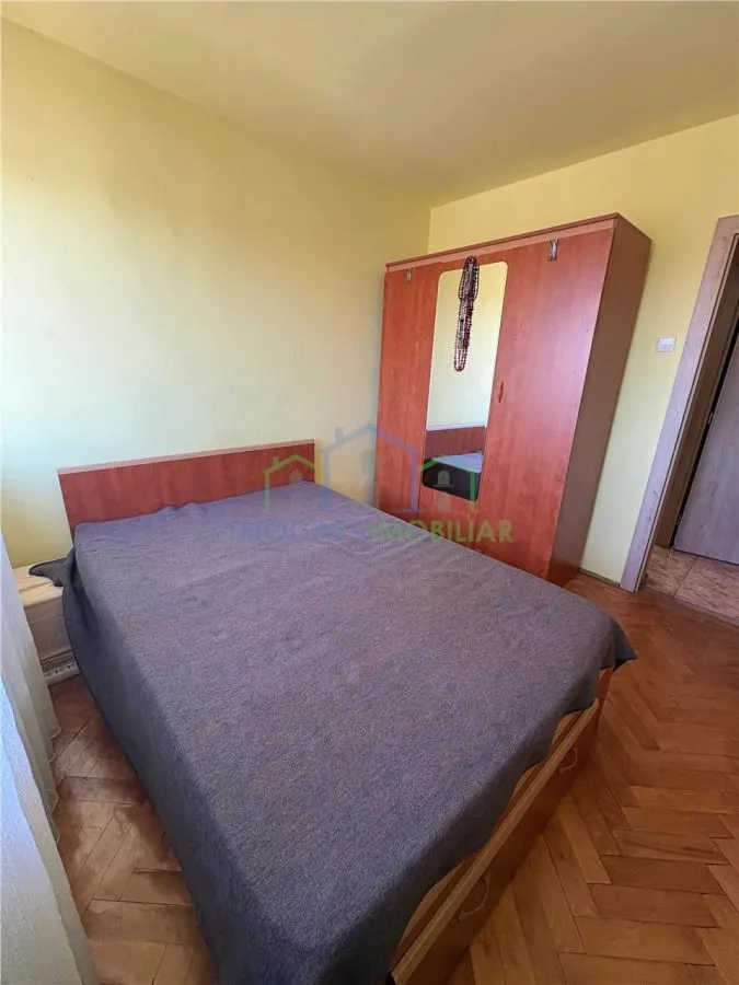 Apartament 4 camere zona McDonald''s - foto 6