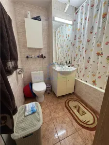 Apartament 4 camere zona McDonald''s - foto 8