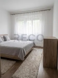 Apartament 3 camere la parter inalt in Nufaru - Oradea