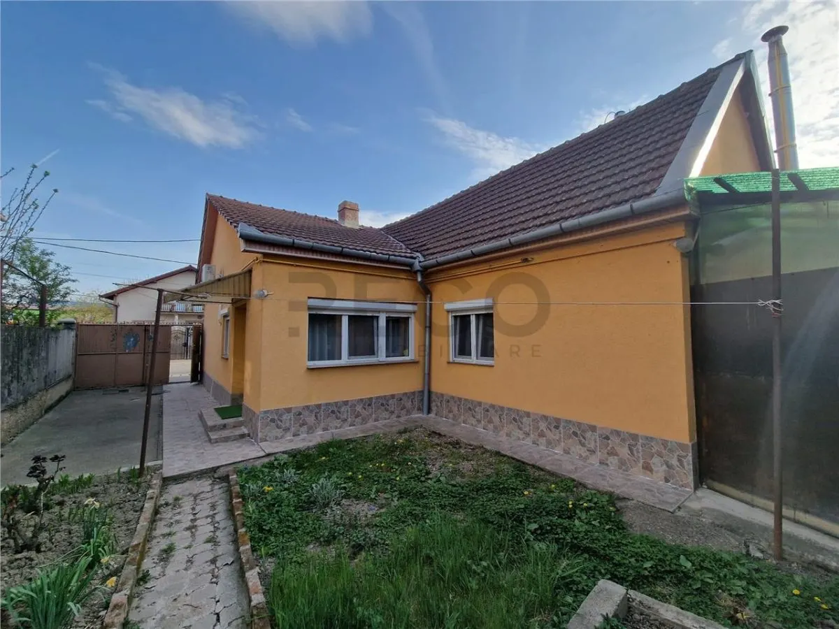 RECO Casa cu 2 camere+living, renovata complet, in Episcopia Bihor - foto 1