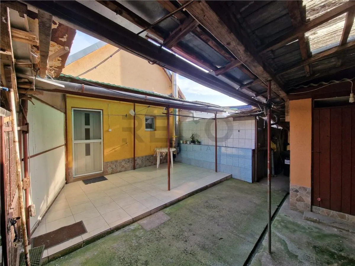 RECO Casa cu 2 camere+living, renovata complet, in Episcopia Bihor - foto 12