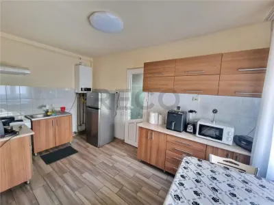 RECO Casa cu 2 camere+living, renovata complet, in Episcopia Bihor - foto 8
