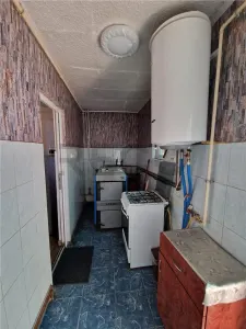 RECO Casa cu 2 camere+living, renovata complet, in Episcopia Bihor - foto 9