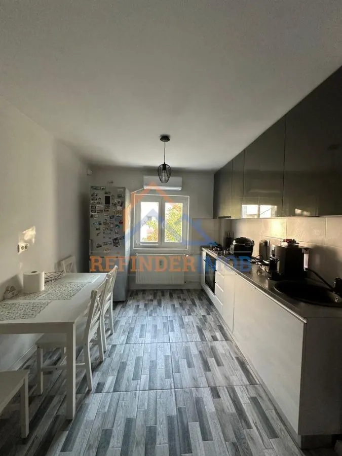 Vanzare apartament 3 camere zona Rahova - Sebastian - foto 3