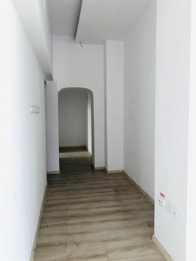 INCHIRIERE SPATIU COMERCIAL 199 mp CALEA  GRIVITEI TURDA SECTOR 1 - foto 5