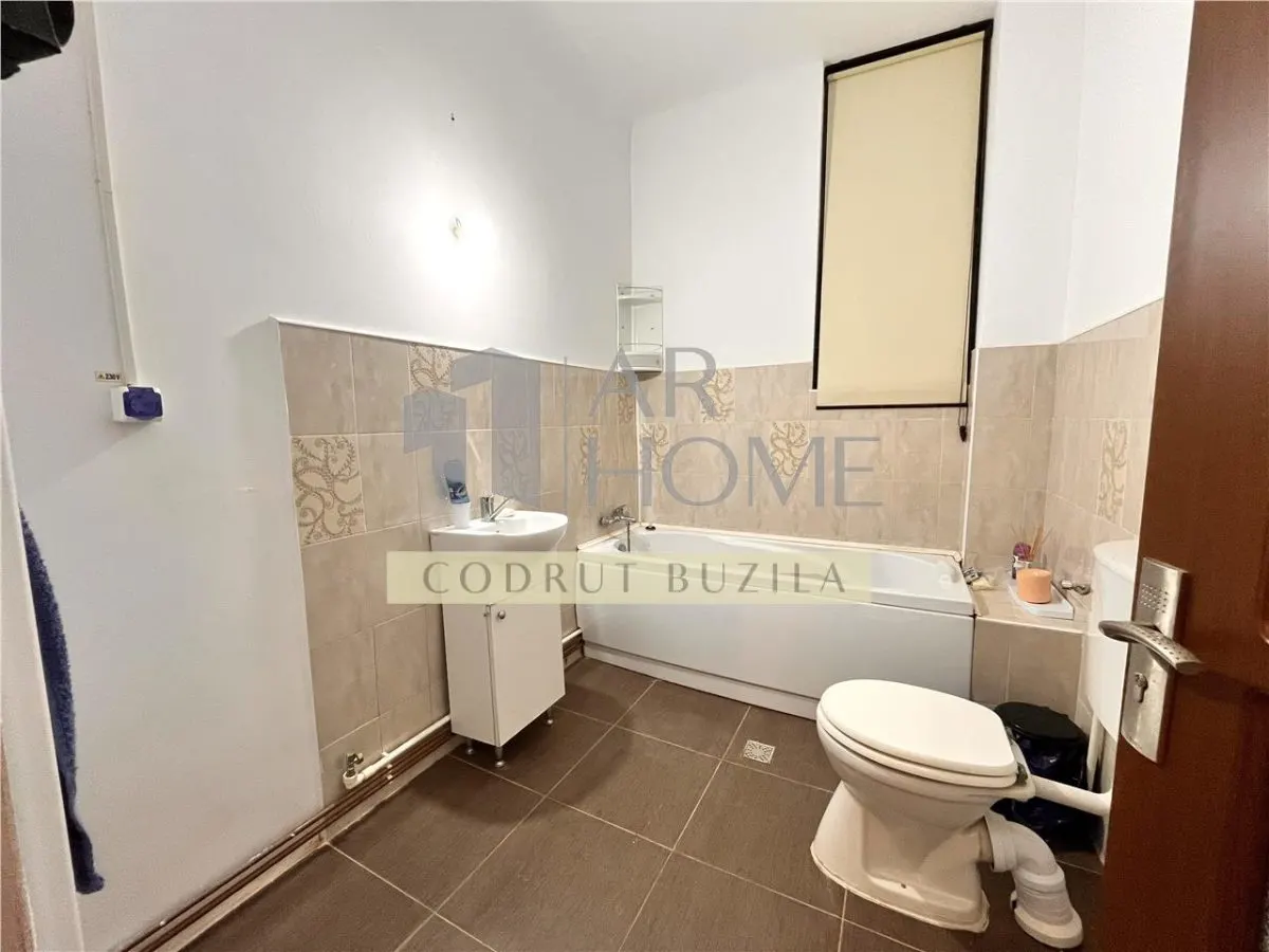 Inchiriere spatiu comercial sau locuinta, ultracentral Ploiesti - foto 4