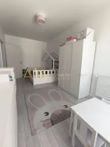 Vanzare apartament 3 camere - foto 3