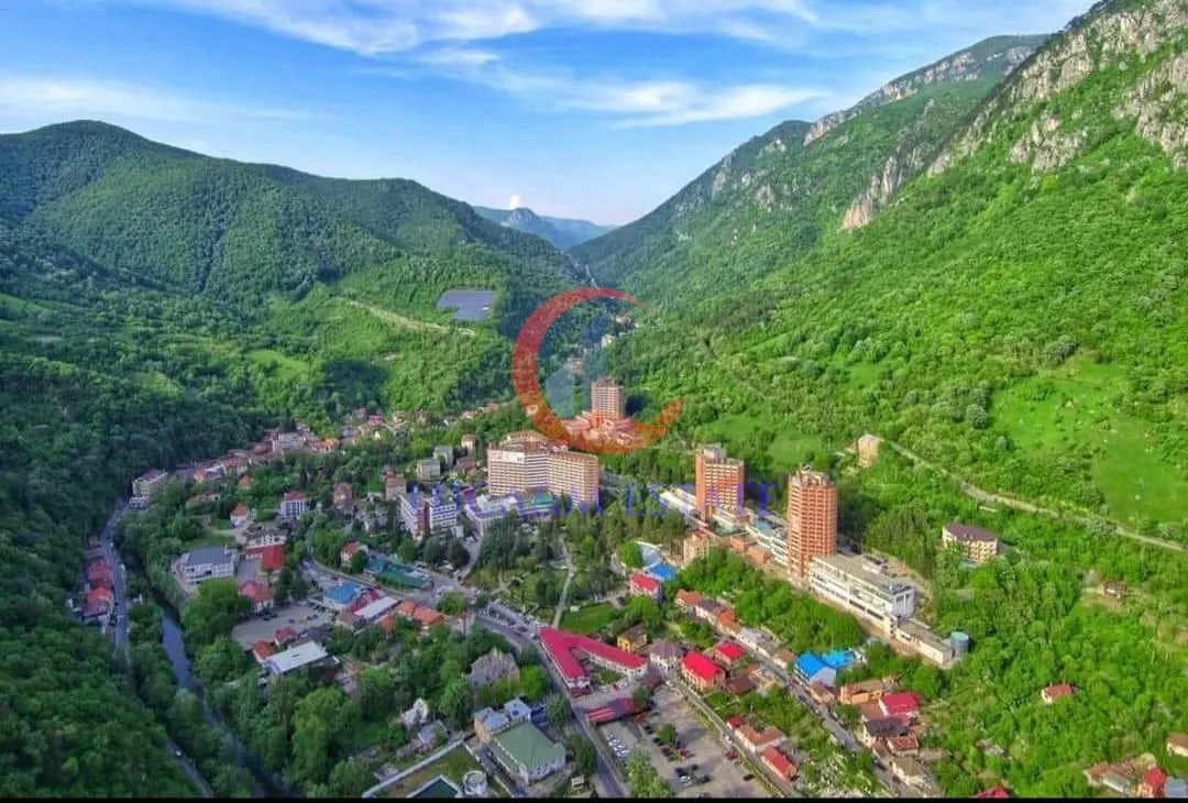 Teren, Baile Herculane - Orsova, deschidere de 80ml, pe E70 - foto 1