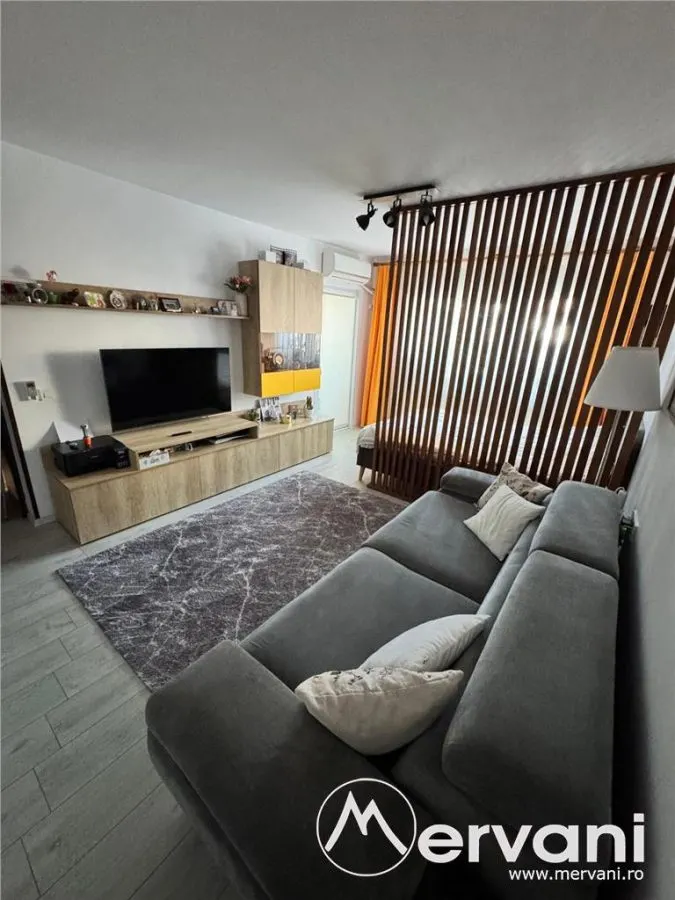 Apartament de vanzare in Campina, zona centrala - foto 2
