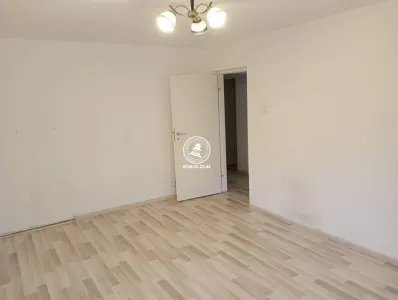 Apartament de vanzare 3 camere, Centru - foto 3