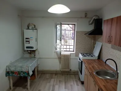Apartament de vanzare 3 camere, Centru - foto 4