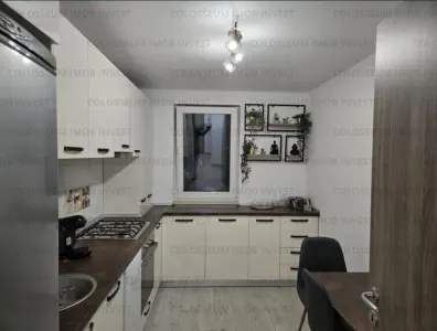 Apartament 2 camere, decomandat - zona Tractorul - foto 4