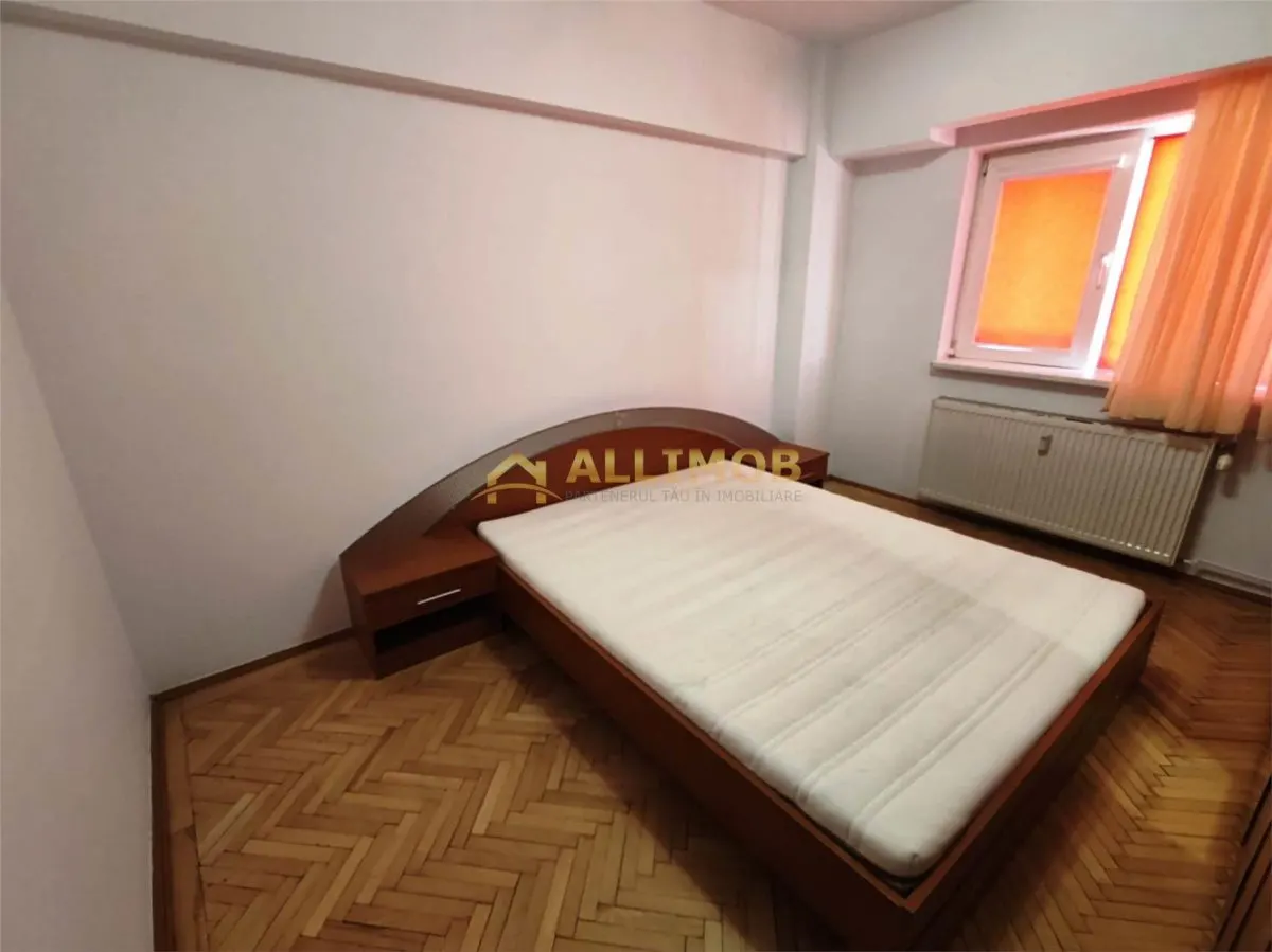 Apartament 3 camere in Ploiesti, zona ultracentrala - foto 9