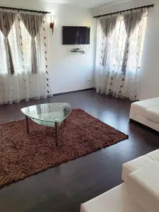 Vila 4 camere in Bucov - foto 2