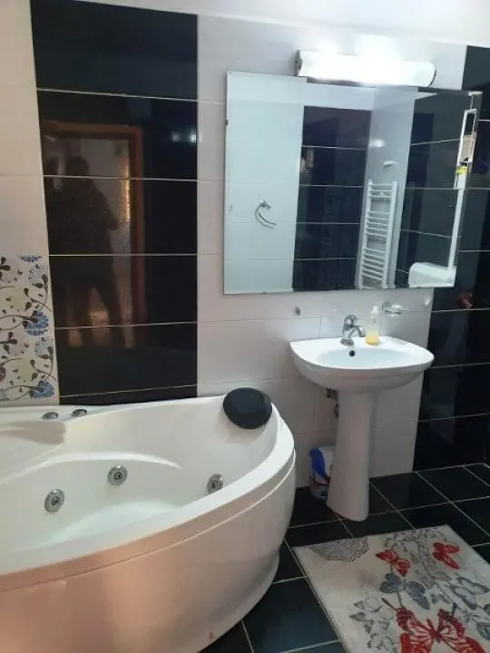 Vila 4 camere in Bucov - foto 12