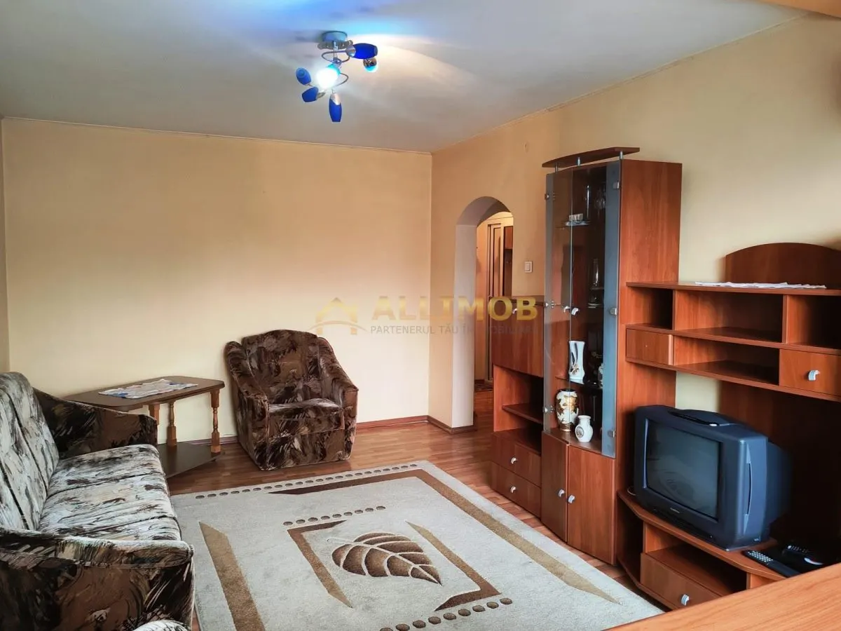 Apartament 3 camere in Ploiesti, zona Sud - foto 1