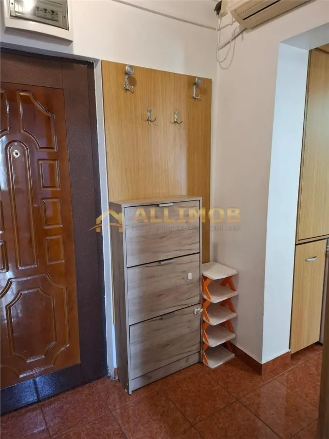 Inchiriere apartament 2 camere, zona 9 Mai - foto 16