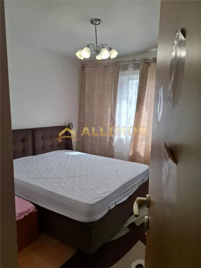 Inchiriere apartament 2 camere, zona 9 Mai - foto 6