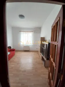 Apartament 3 camere  in Ploiesti, zona centrala - foto 2