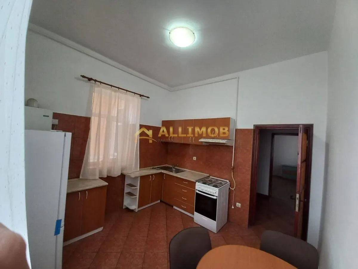 Apartament 3 camere  in Ploiesti, zona centrala - foto 6