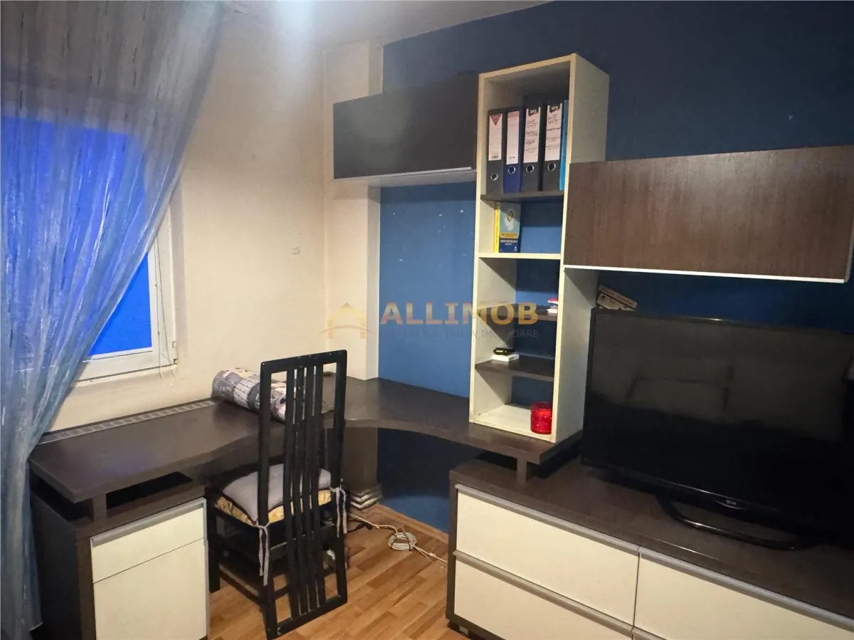 Inchiriere apartament 4 camere, cu centrala termica in Ploiesti, Zona 9 Mai - foto 6