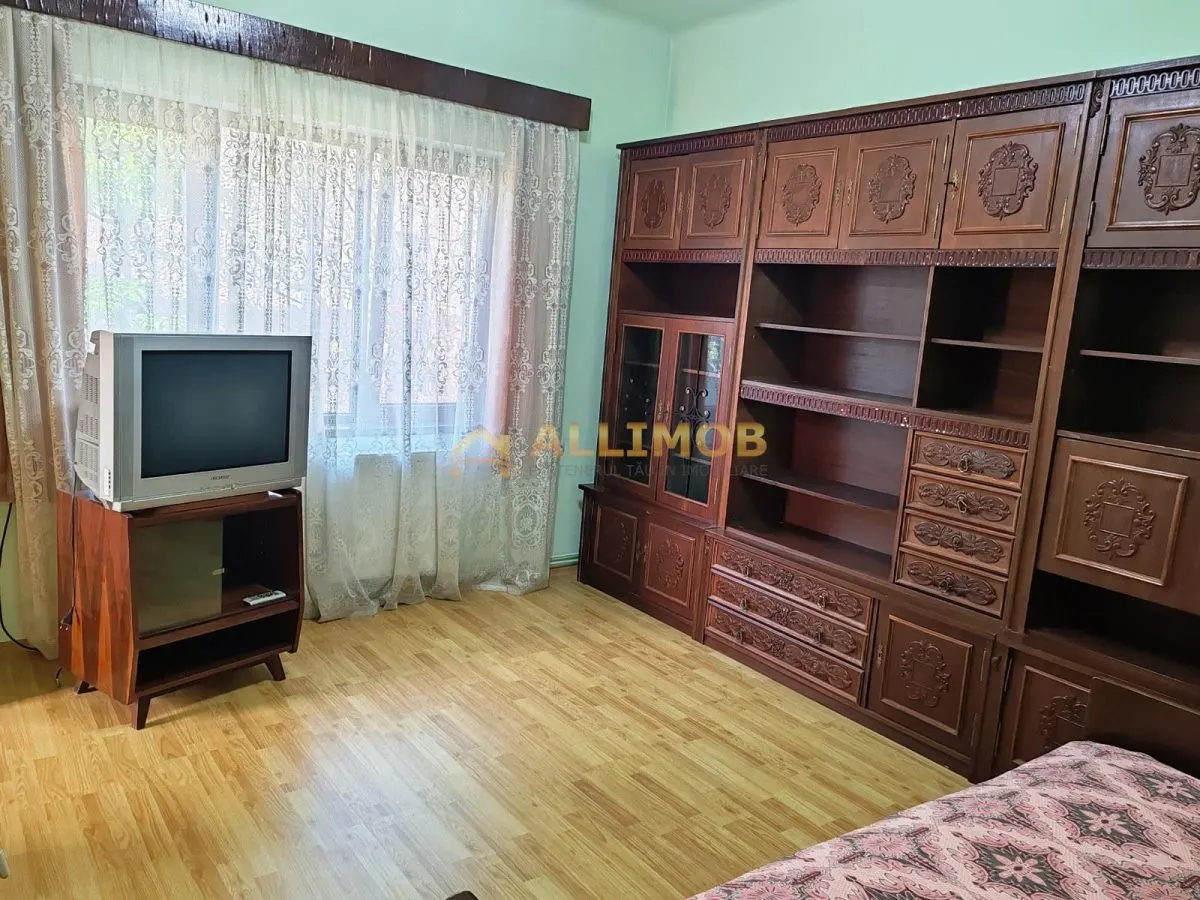 Apartament 4 camere ultracentral, Ploiesti, parter in vila - foto 9