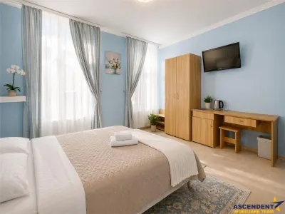 Resort cu perspectiva remarcabila, purtator profit, Centrul Istoric, Piata Unirii, Brasov - foto 3