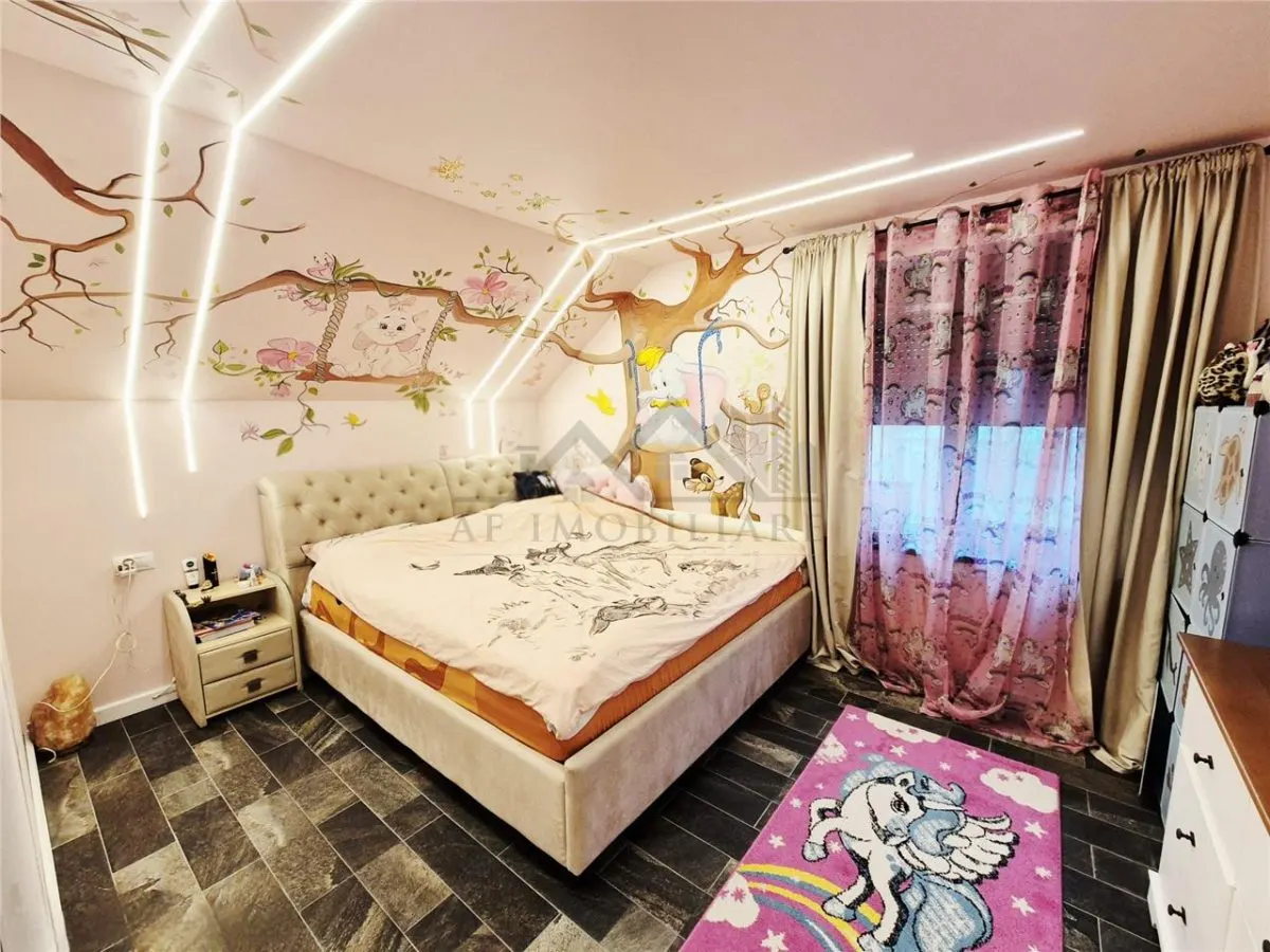 Casa de vanzare cu priveliste frumoasa - foto 12