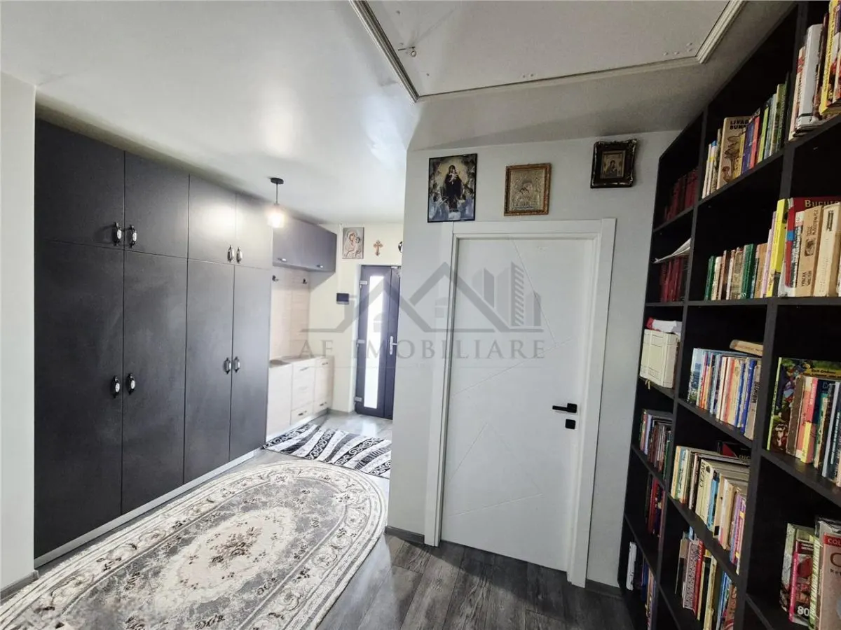 Casa individuala, utilata-mobilata cu garaj - foto 12