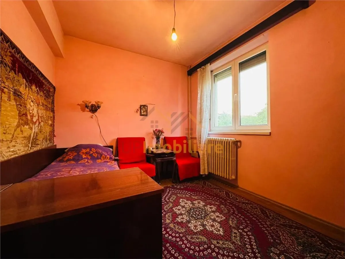 APARTAMENT 3 CAMERE, ETAJ 3, DECOMANDAT, ZONA ROGERIUS, STR TRANSILVANIEI - foto 3