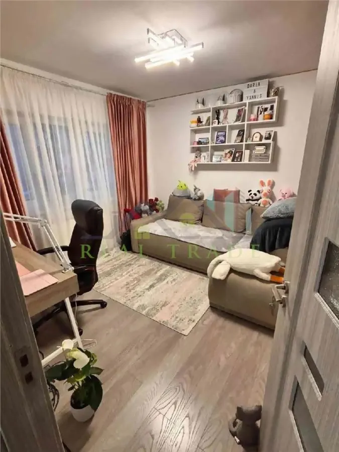 Apartament 3 camere zona Grivitei - foto 2