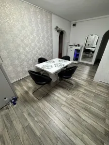 Apartament 3 camere intrare Racadau,2 balcoane,etajul 1,187000 Euro - Brasov