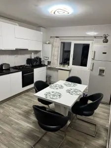 Apartament 3 camere intrare Racadau,2 balcoane,etajul 1,187000 Euro - foto 3