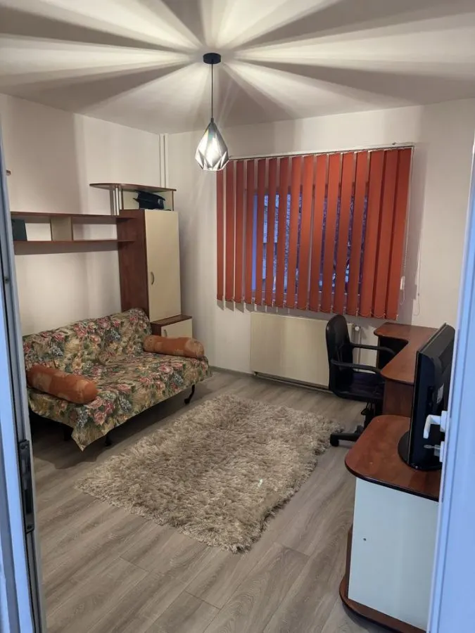 Apartament 3 camere intrare Racadau,2 balcoane,etajul 1,187000 Euro - foto 4