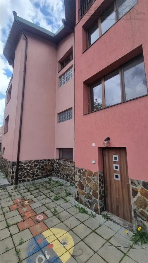 Vila de 6 camere , zona Bunloc - foto 2